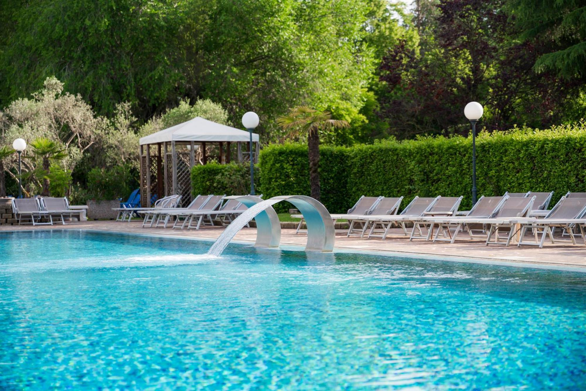 Hotel Petrarca Terme Монтегротто-Терме Екстер'єр фото