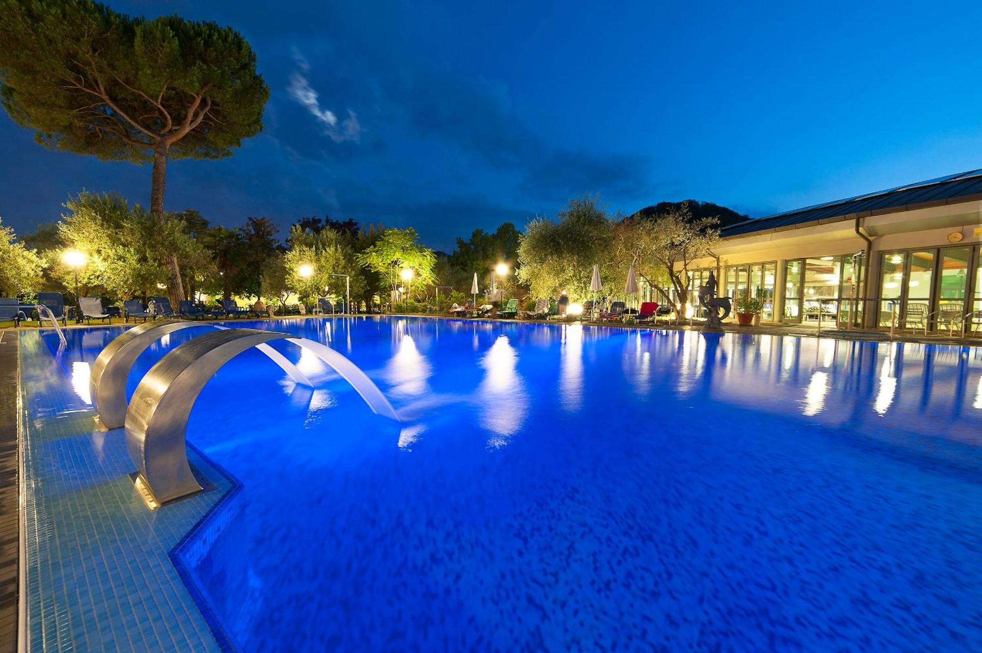 Hotel Petrarca Terme Монтегротто-Терме Екстер'єр фото